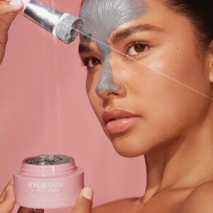 KYLIE SKIN Pink Skincare Mask